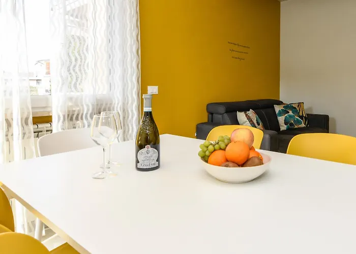 Chloe Apartment