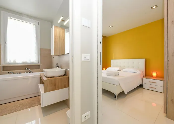 Chloe Apartment