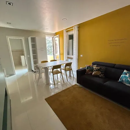 Chloe Apartment