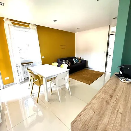 Chloe Apartment *